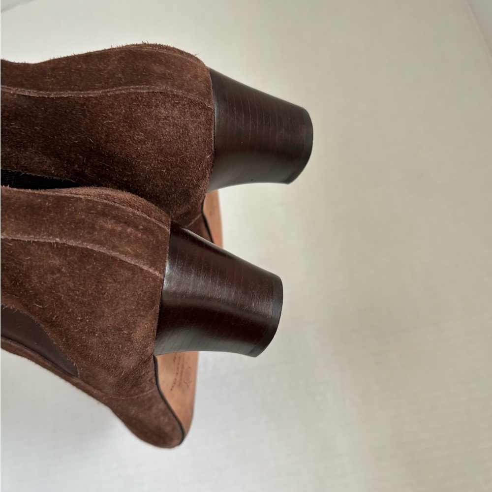 Ann Taylor Chocolate  Brown Chelsea Suede Heeled Boots Sz 7 - Picture 6 of 7